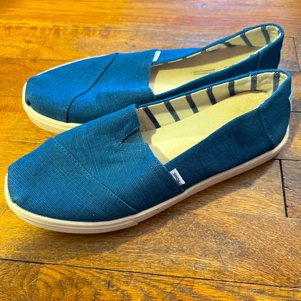 TOMS Navy Platform Slip Ons - 8.5